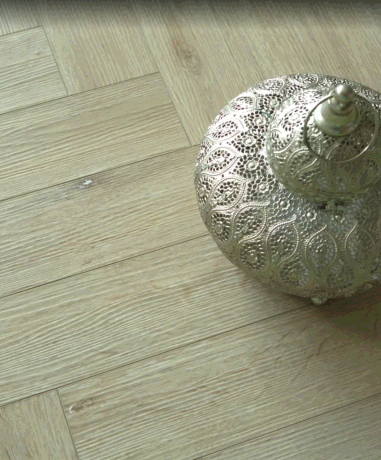 Кварц-винил Respect Елочка 2303 Дуб Натур светлый